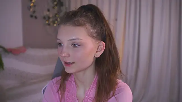 Snapshot of CindyGarrison chatting on November 6, 2025, 10:25 pm CindyGarrison online show from November 6, 2025, 10:25 pm