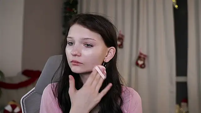 Snapshot of CindyGarrison chatting on December 15, 2025, 12:16 am CindyGarrison online show from December 15, 2025, 12:16 am