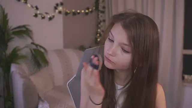 Snapshot of CindyGarrison chatting on October 24, 2025, 2:32 am CindyGarrison online show from October 24, 2025, 2:32 am