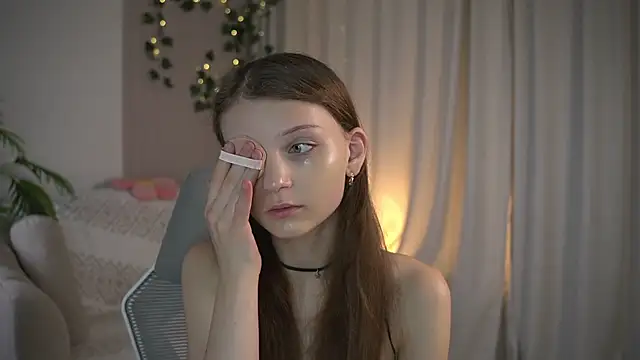 Snapshot of CindyGarrison chatting on November 12, 2025, 11:41 pm CindyGarrison online show from November 12, 2025, 11:41 pm