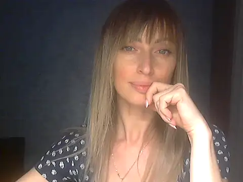 EffectMaya online show from April 10, 2026, 6:04 pm