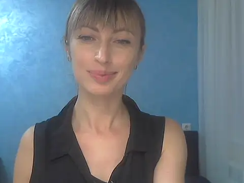 EffectMaya online show from October 9, 2025, 3:12 pm