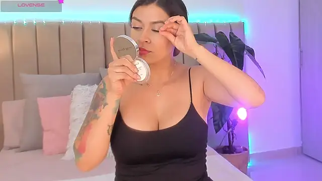 Victoria romanox online show from November 7, 2025, 8:46 pm