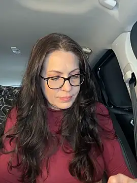 BeautifulMesss online show from November 10, 2025, 4:23 pm