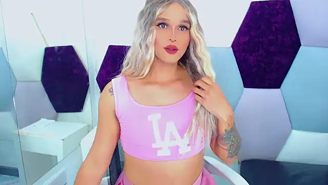 Snapshot of TaylorMon chatting on September 24, 2025, 3:02 am TaylorMon online show from September 24, 2025, 3:02 am