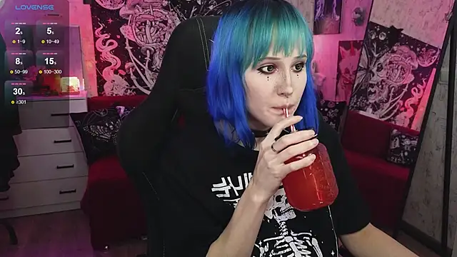 Snapshot of little_Elika chatting on October 4, 2025, 9:49 pm little Elika online show from October 4, 2025, 9:49 pm