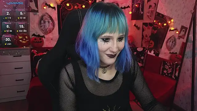 Snapshot of little_Elika chatting on October 31, 2025, 9:43 pm little Elika online show from October 31, 2025, 9:43 pm