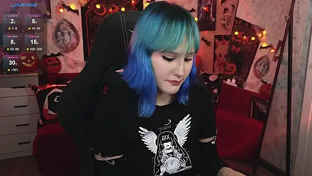 Snapshot of little_Elika chatting on October 24, 2025, 9:47 pm little Elika online show from October 24, 2025, 9:47 pm