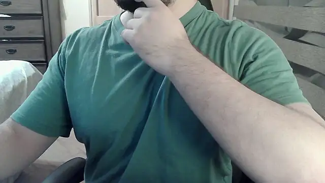 Snapshot of Himbo_fox chatting on June 16, 2026, 8:14 am Himbo fox online show from June 16, 2026, 8:14 am