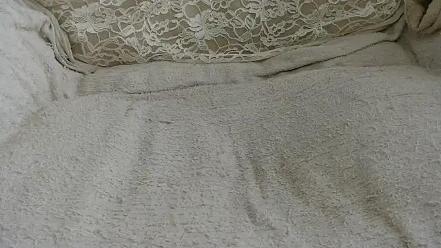 SEXYLIGHTBITCH online show from April 15, 2026, 11:27 am