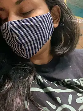 HaaniKaur online show from January 10, 2025, 5:24 pm