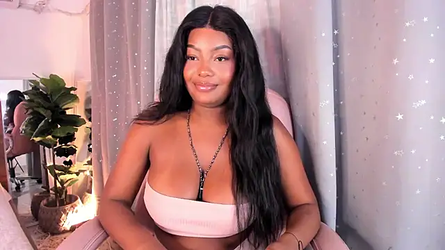 Snapshot of Isaa_Coleman_ chatting on February 5, 2025, 11:28 pm Isaa Coleman  online show from February 5, 2025, 11:28 pm