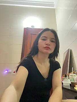 Snapshot of LiLi-Kirix99 chatting on June 22, 2026, 6:38 pm LiLi-Kirix99 online show from June 22, 2026, 6:38 pm