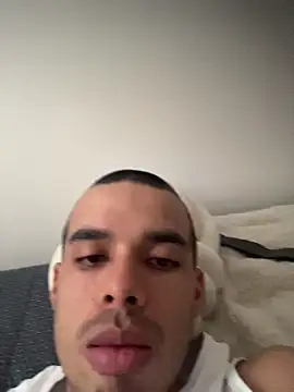 Snapshot of mateoleonee chatting on January 5, 2026, 7:50 pm mateoleonee online show from January 5, 2026, 7:50 pm