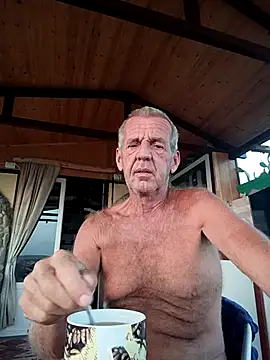 Snapshot of Freddy1962 chatting on October 5, 2025, 3:41 am Freddy1962 online show from October 5, 2025, 3:41 am