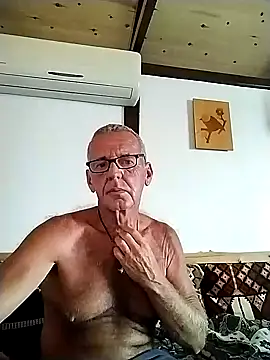 Snapshot of Freddy1962 chatting on February 4, 2025, 3:04 pm Freddy1962 online show from February 4, 2025, 3:04 pm