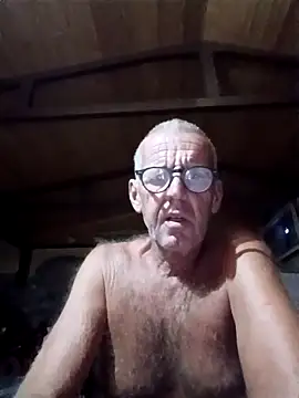 Snapshot of Freddy1962 chatting on September 9, 2025, 2:43 am Freddy1962 online show from September 9, 2025, 2:43 am