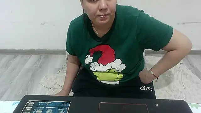 Snapshot of VixenBya chatting on February 4, 2026, 3:18 pm VixenBya online show from February 4, 2026, 3:18 pm