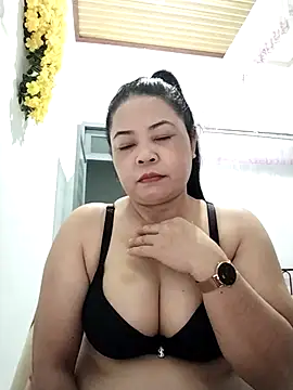 Snapshot of Sexy-bigtits2024 chatting on January 23, 2025, 9:39 pm Sexy-bigtits2024 online show from January 23, 2025, 9:39 pm