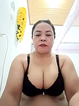 Snapshot of Sexy-bigtits2024 chatting on December 14, 2024, 1:38 am Sexy-bigtits2024 online show from December 14, 2024, 1:38 am