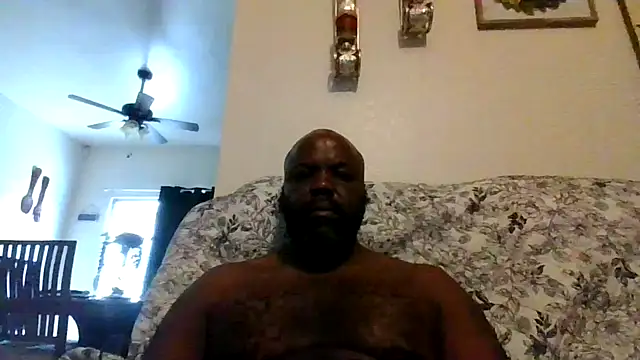 Willie8762 online show from April 28, 2026, 3:49 pm