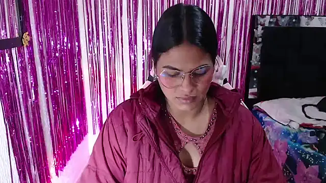 Snapshot of SweetAlmaa chatting on April 27, 2026, 10:24 am SweetAlmaa online show from April 27, 2026, 10:24 am