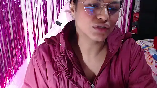 Snapshot of SweetAlmaa chatting on May 4, 2026, 9:56 am SweetAlmaa online show from May 4, 2026, 9:56 am