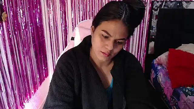 Snapshot of SweetAlmaa chatting on June 1, 2026, 10:04 am SweetAlmaa online show from June 1, 2026, 10:04 am