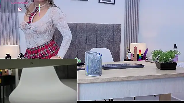 Ema Stone65 online show from December 3, 2025, 10:09 pm