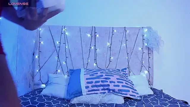 Snapshot of Kaela18 chatting on December 11, 2024, 1:28 pm Kaela18 online show from December 11, 2024, 1:28 pm