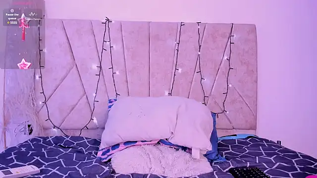 Snapshot of Kaela18 chatting on December 18, 2024, 4:28 pm Kaela18 online show from December 18, 2024, 4:28 pm