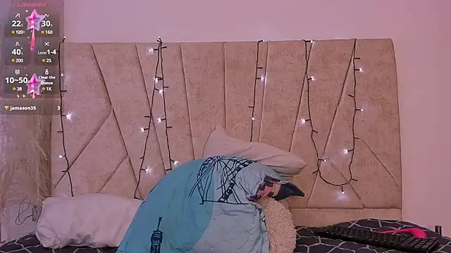 Snapshot of Kaela18 chatting on December 28, 2024, 4:30 pm Kaela18 online show from December 28, 2024, 4:30 pm