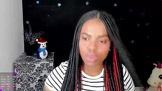 Snapshot of Marce_22 chatting on November 20, 2025, 11:58 pm Marce 22 online show from November 20, 2025, 11:58 pm