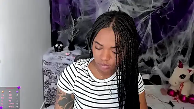 Snapshot of Marce_22 chatting on October 24, 2025, 6:40 pm Marce 22 online show from October 24, 2025, 6:40 pm