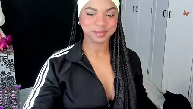 Snapshot of Marce_22 chatting on November 7, 2025, 9:36 am Marce 22 online show from November 7, 2025, 9:36 am