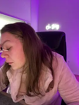 Snapshot of Fancy-Francy chatting on February 20, 2025, 7:12 am Fancy-Francy online show from February 20, 2025, 7:12 am