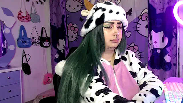 Snapshot of lussyevans24 chatting on October 28, 2025, 6:12 am lussyevans24 online show from October 28, 2025, 6:12 am