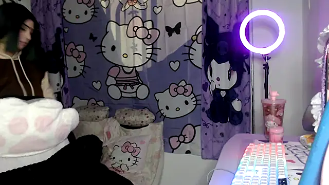 Snapshot of lussyevans24 chatting on November 5, 2025, 5:21 am lussyevans24 online show from November 5, 2025, 5:21 am