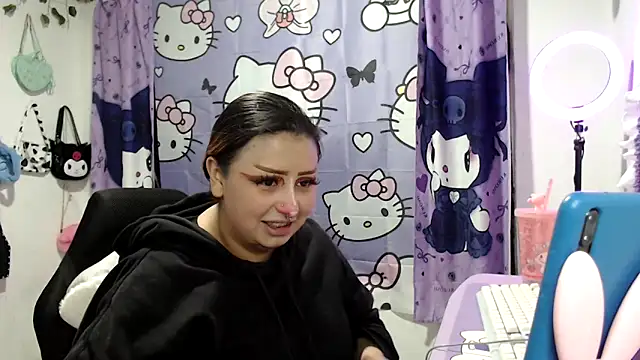 Snapshot of lussyevans24 chatting on November 26, 2025, 5:51 am lussyevans24 online show from November 26, 2025, 5:51 am