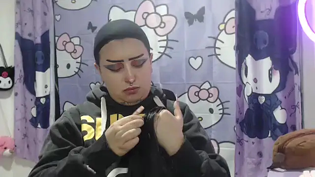 Snapshot of lussyevans24 chatting on November 10, 2025, 7:02 am lussyevans24 online show from November 10, 2025, 7:02 am