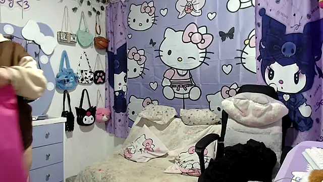 Snapshot of lussyevans24 chatting on December 1, 2025, 4:35 am lussyevans24 online show from December 1, 2025, 4:35 am