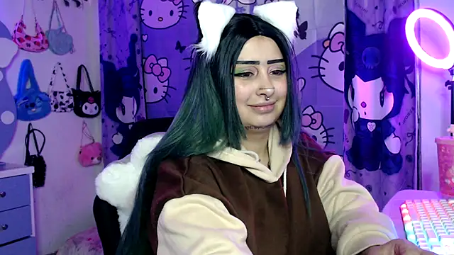 Snapshot of lussyevans24 chatting on October 23, 2025, 4:44 am lussyevans24 online show from October 23, 2025, 4:44 am