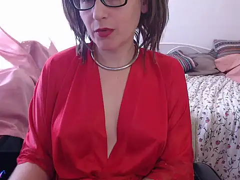 Snapshot of SofieStarlet chatting on May 18, 2026, 2:22 pm SofieStarlet online show from May 18, 2026, 2:22 pm