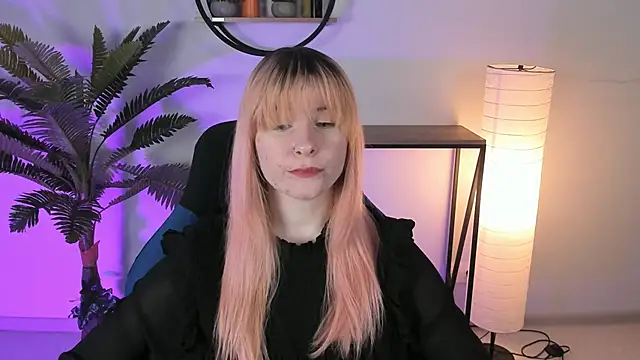 Snapshot of LexiWenford chatting on February 24, 2025, 5:54 am LexiWenford online show from February 24, 2025, 5:54 am