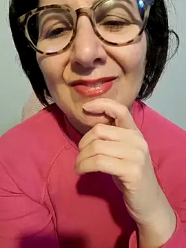 Snapshot of Viola8p chatting on October 27, 2025, 7:42 am Viola8p online show from October 27, 2025, 7:42 am