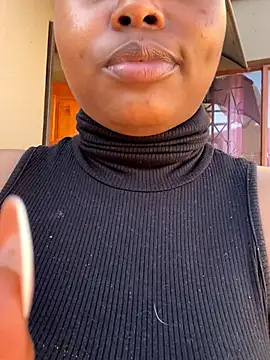 Snapshot of DiamondGoddes chatting on October 22, 2025, 2:38 pm DiamondGoddes online show from October 22, 2025, 2:38 pm