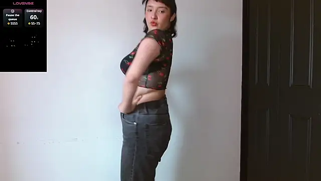 alexaa08 online show from June 18, 2026, 9:09 pm