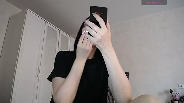 Devil Goddess online show from January 19, 2026, 1:48 pm