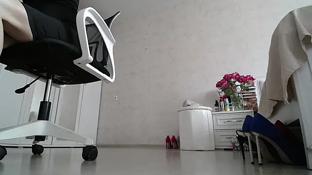 Snapshot of Devil_Goddess chatting on May 25, 2026, 10:47 am Devil Goddess online show from May 25, 2026, 10:47 am