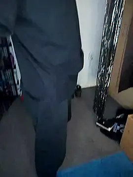 Snapshot of Dennis_2024 chatting on October 19, 2025, 4:48 am Dennis 2024 online show from October 19, 2025, 4:48 am